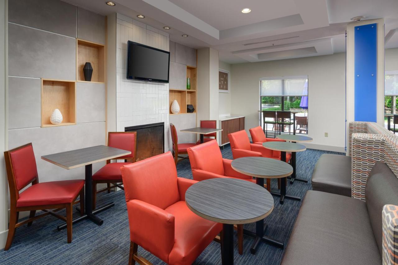 Holiday Inn Express - Tullahoma By Ihg Экстерьер фото