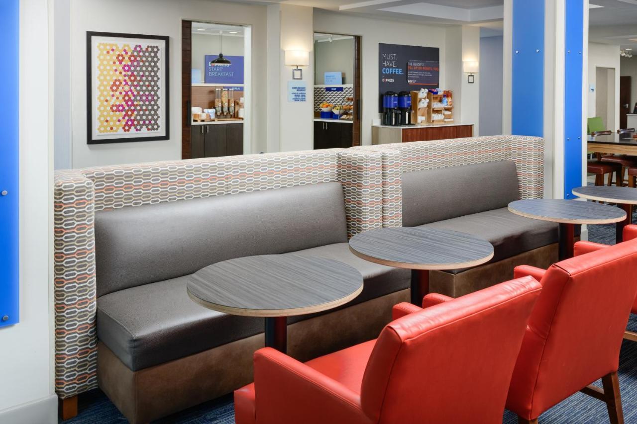 Holiday Inn Express - Tullahoma By Ihg Экстерьер фото